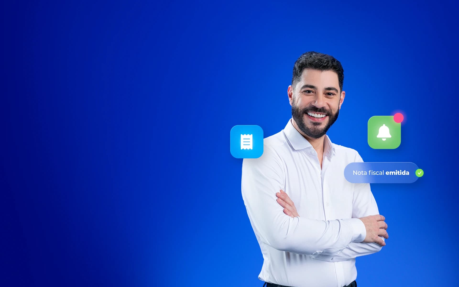 Evaristo Costa veste uma camisa branca e está de braços cruzados sorrindo. Ao redor, ícones de nota fiscal e sininho de notificações. A notificação exibe a mensagem de nota fiscal emitida.